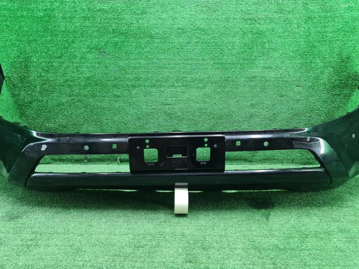 Бампер передний Toyota Land Cruiser 300 (21-нв)