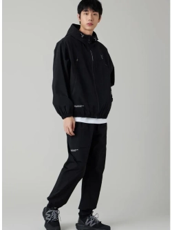 Нейлоновая куртка с капюшоном