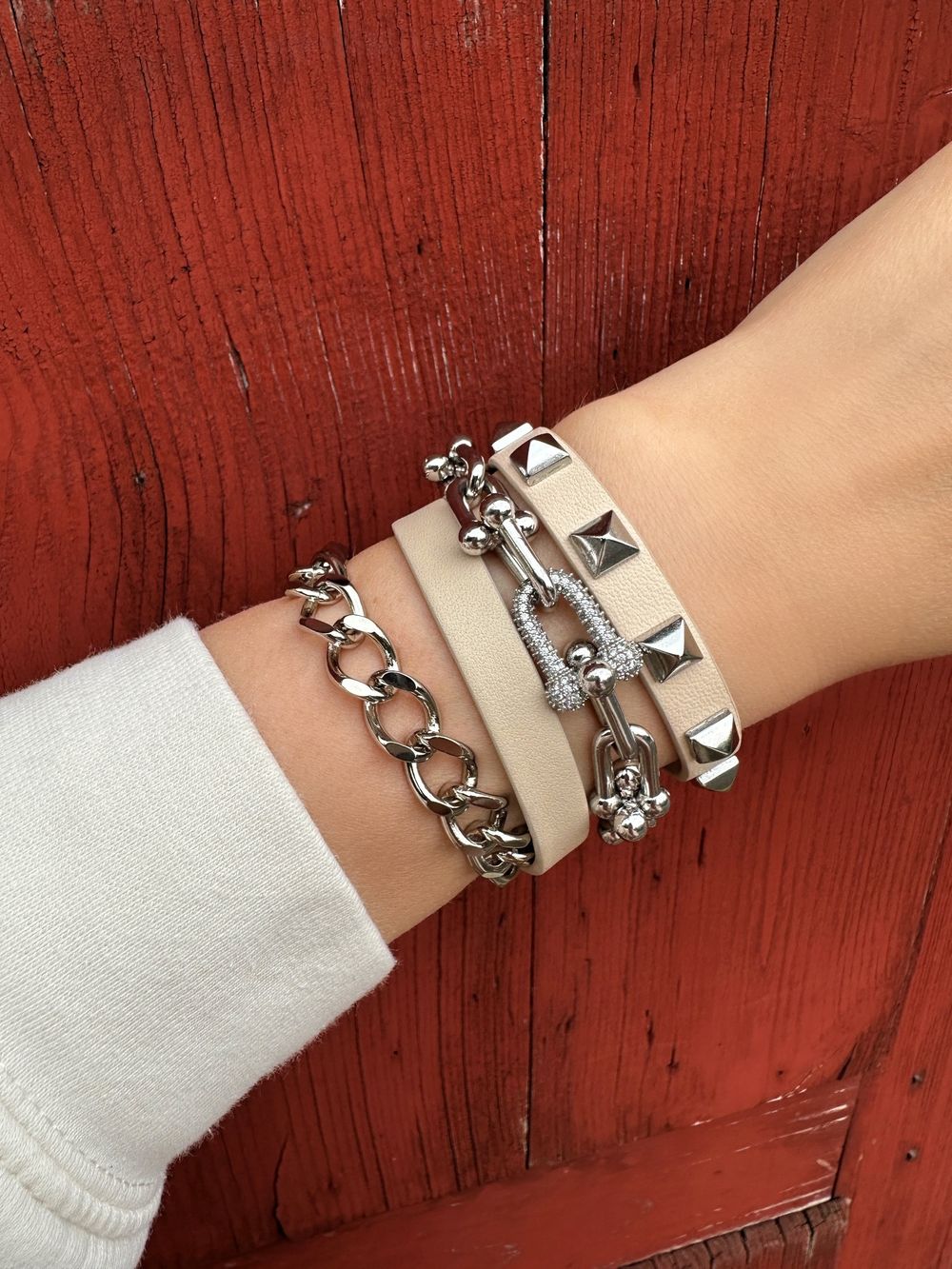 MISTRESS БРАСЛЕТ 01 MILK