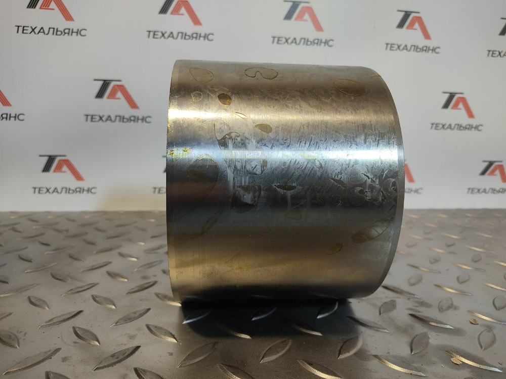 Втулка 195-61-41131