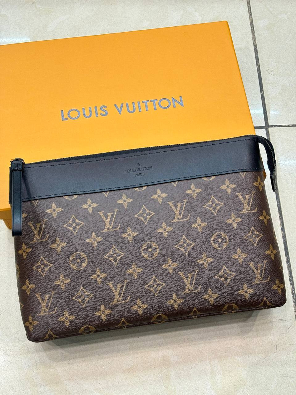 Клатч Louis Vuitton