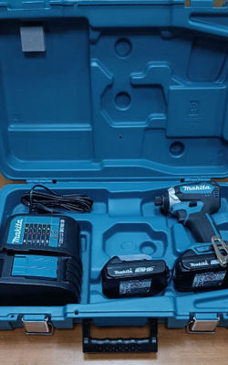 Аккумуляторный ударный шуруповерт Makita DTD153SYE