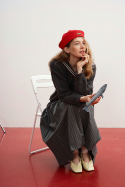 Юбка в складку, серая полоска