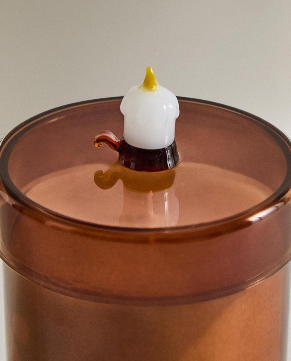 ZARA HOME АРОМАТИЗИРОВАННАЯ СВЕЧА ИЗ БОРОСИЛИКАТА С СОЛЁНОЙ КАРАМЕЛЬЮ