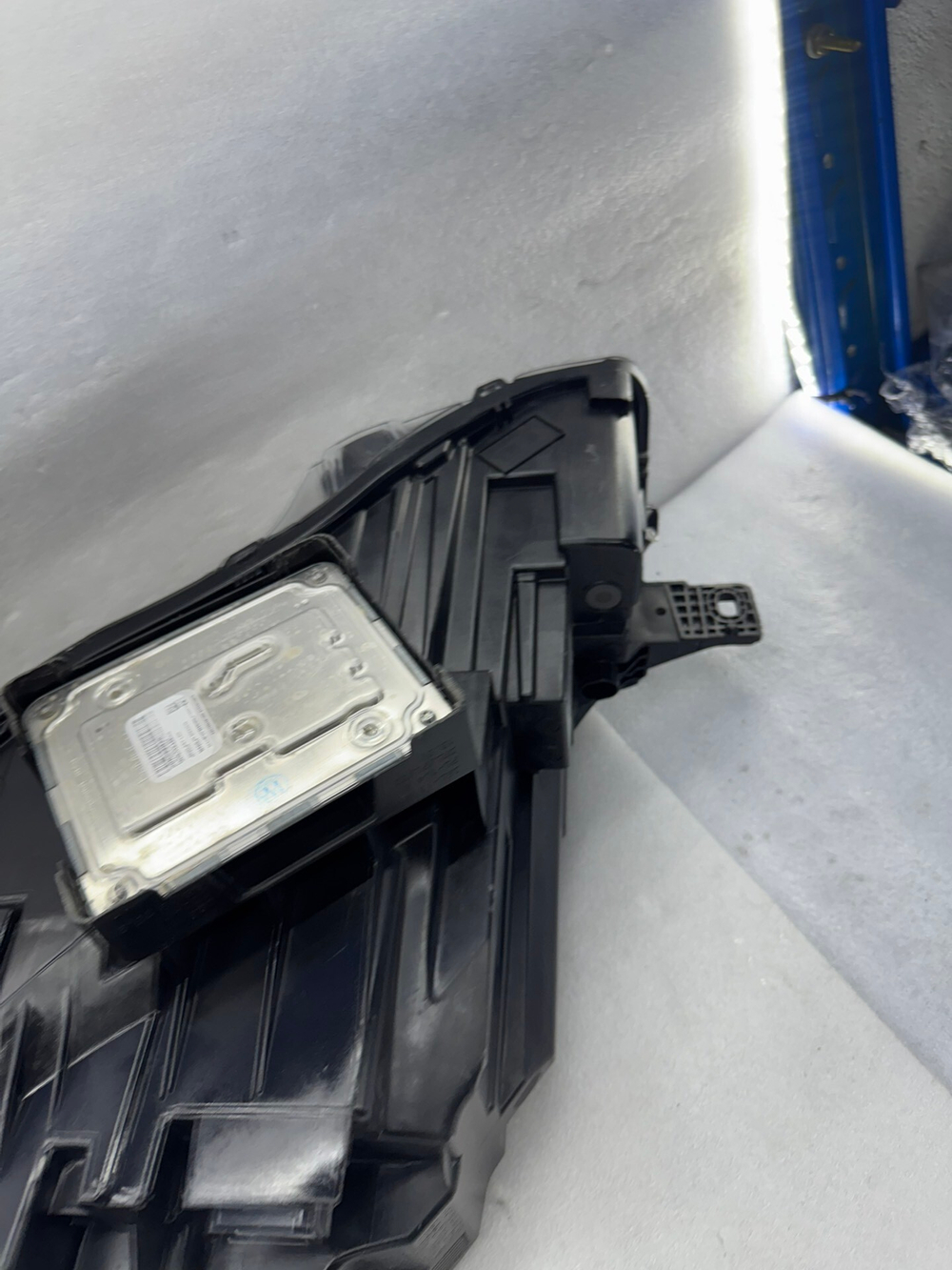 Оригинальная LED фара Ford Kuga (, оригинал)