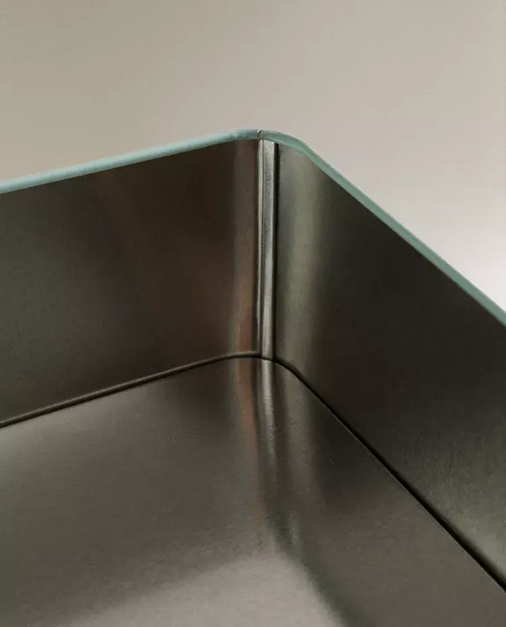 ZARA HOME МЕТАЛЛИЧЕСКИЙ ЯЩИК ДЛЯ ХРАНЕНИЯ "КРОКОДИЛ", РАЗНОЦВЕТНЫЙ