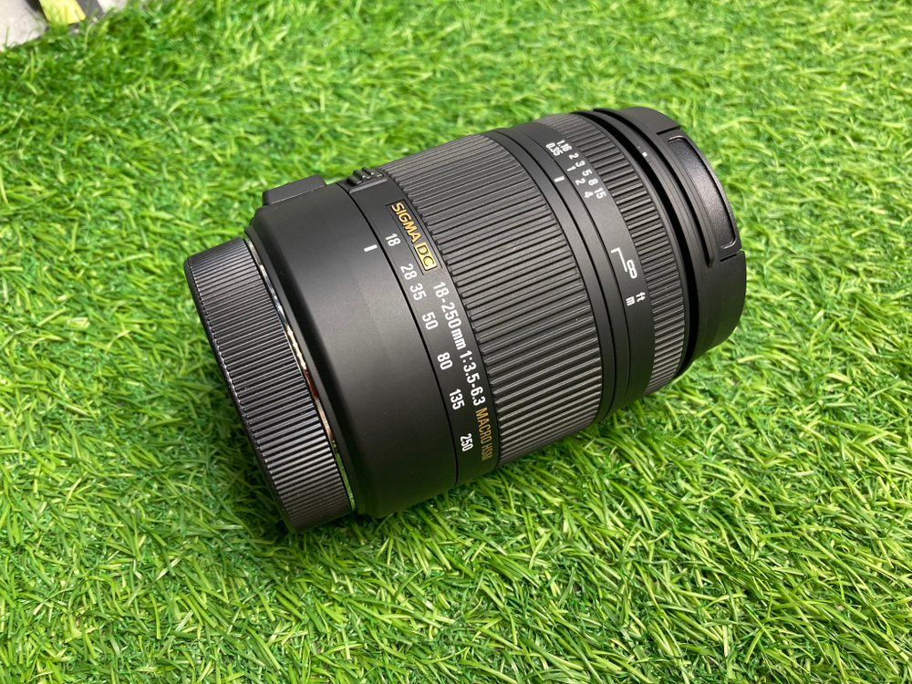 Sigma AF 18-250mm 3.5-6.3 DC Macro OS HSM Canon
