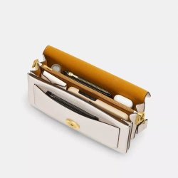 COACH СУМКА ЧЕРЕЗ ПЛЕЧО TABBY 26, БЕЛЫЙ