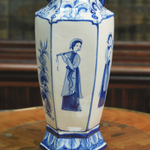 Китайская ваза с жанровыми сценами музыки и танца