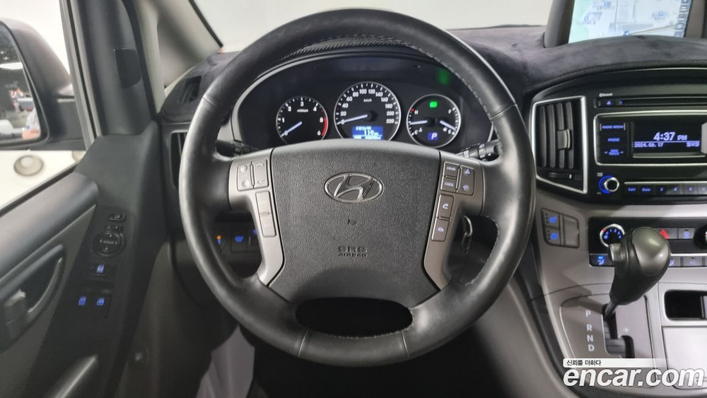 Hyundai The New Grand Starex Van 5-и местный (09.2020)