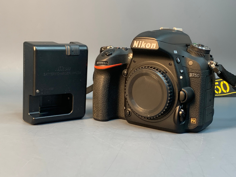 Nikon D750 Body 2710 кадров
