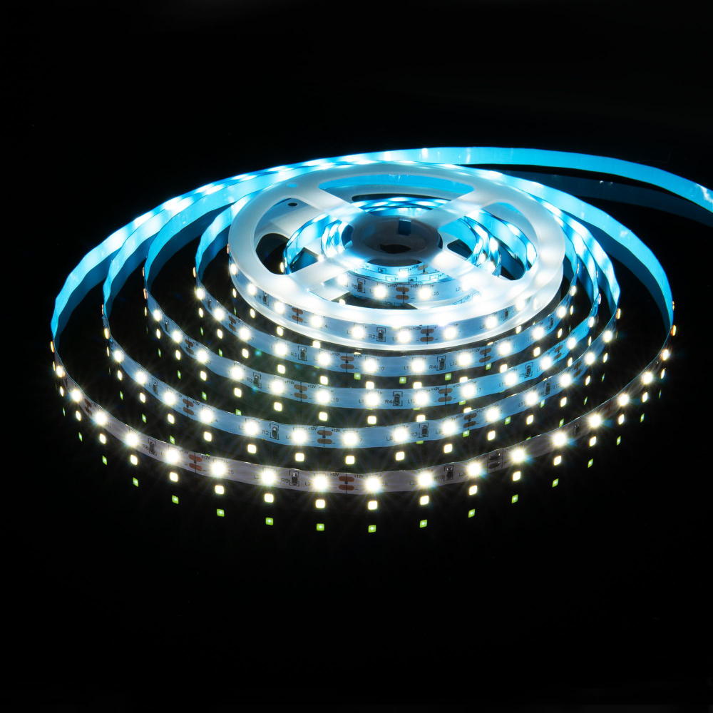 Комплект светодиодной ленты 12 В 4,8 Вт/м 60 Led/м 2835 IP20, холодный белый свет 6500К, 5 м Набор светодиодной ленты 12V 4,8W 60Led 2835 IP20 холодный белый, 5м