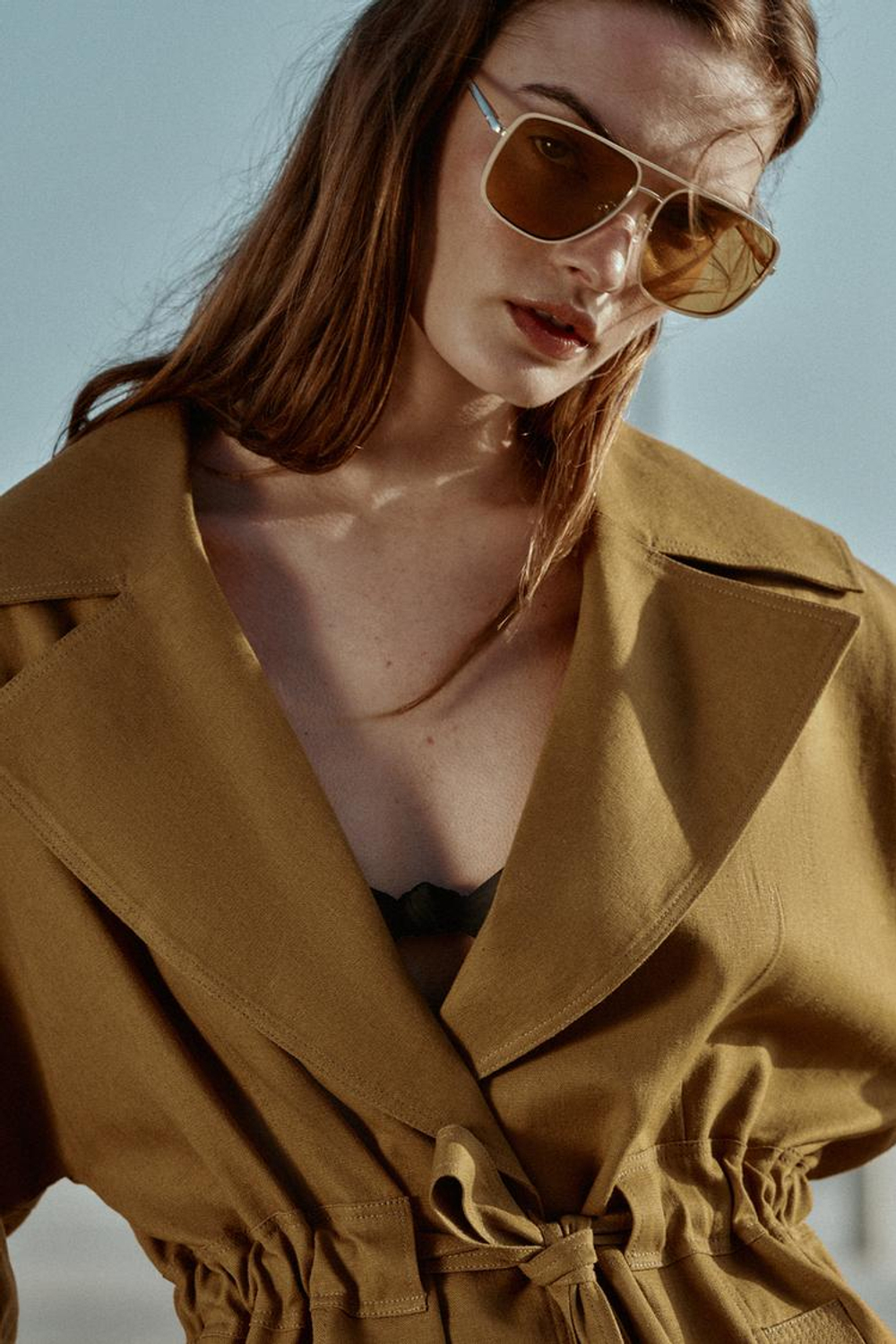 ZARA ТРЕНЧ ИЗ ЛЬНА С РЕМНЕМ, ЦВЕТ ОЛИВКОВОГО МАСЛА