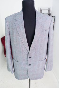 Пиджак в клетку, маркировка 170-100-88, визуально на 50 размер