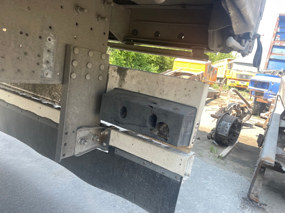 Schmitz Cargobull SCB*S3T Полуприцеп шторный SCB S3T