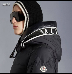 Пуховик Moncler
