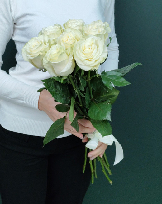 Роза белая Мондиаль,7 штук(00089)