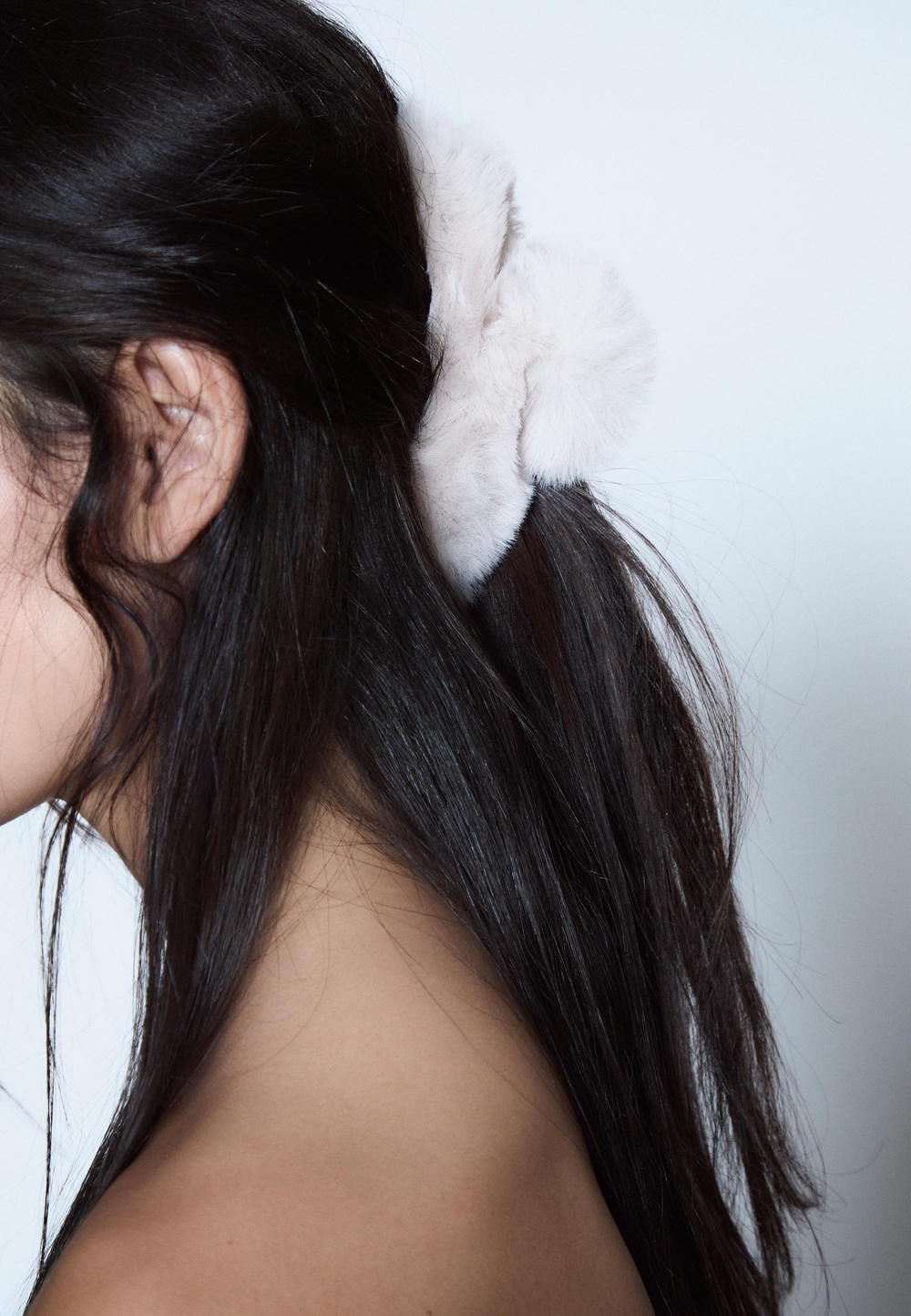 STRADIVARIUS Заколка для волос с искусственным мехом, экрю