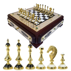 Шахматы из мрамора и долерита "Баталия" c малахитом