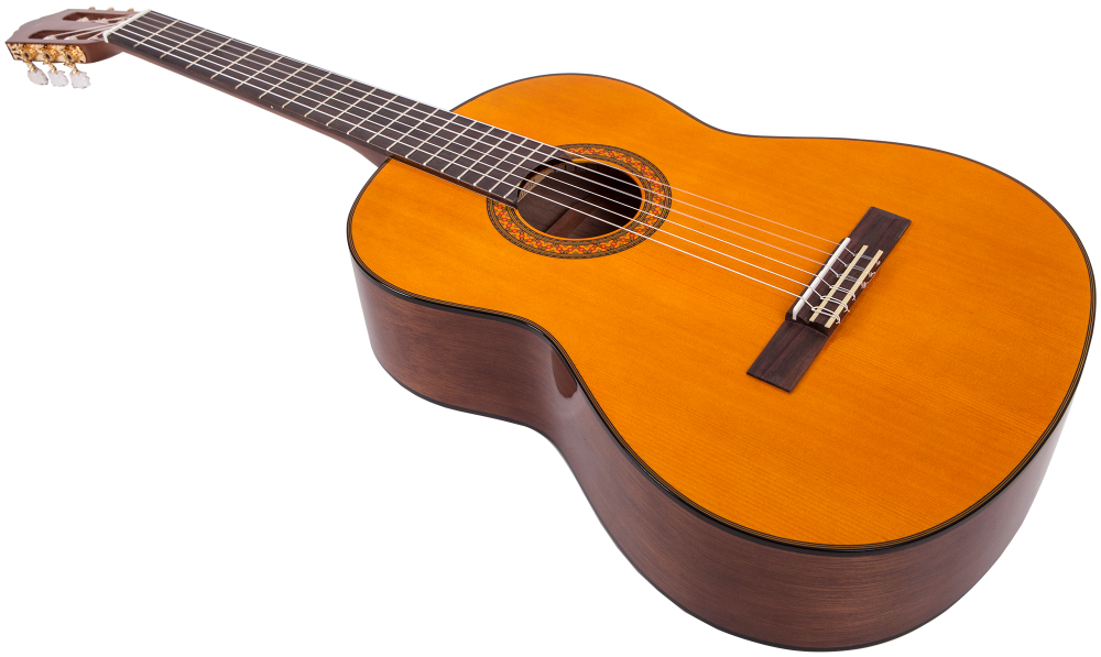 Yamaha C-70  гитара классическая, корпус - меранти, верхняя дека - ель.