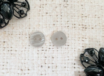 Пуговицы, 2 прокола, d 11 мм, светло-серый