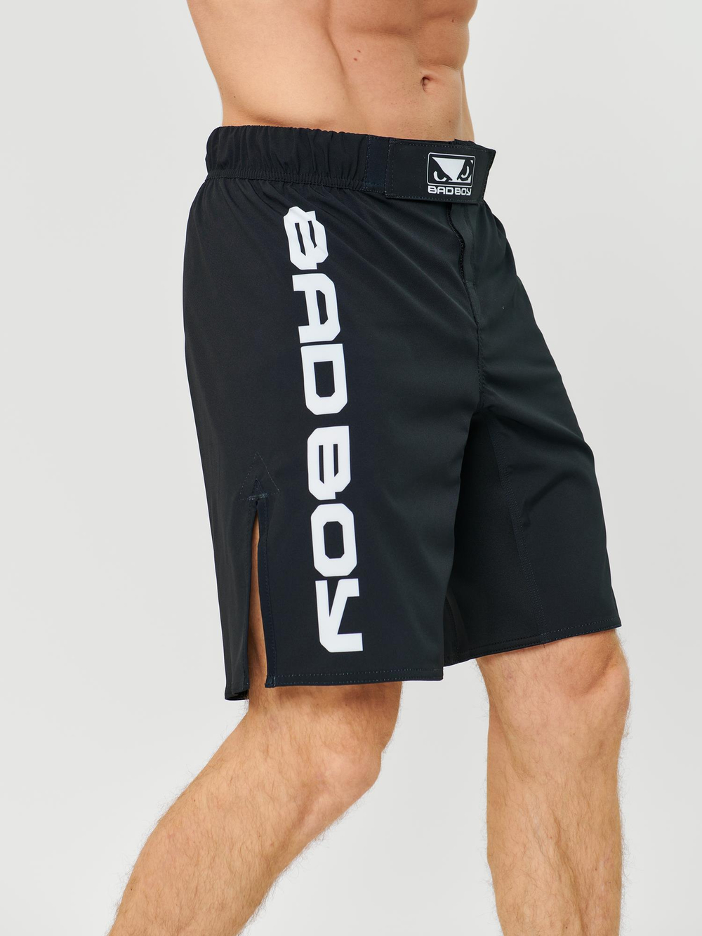 Шорты для MMA Bad Boy Pro Series 2.0 черный/белый