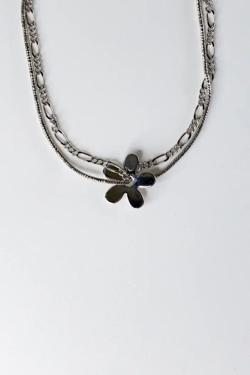 Браслет на двойной цепи с подвижным цветком