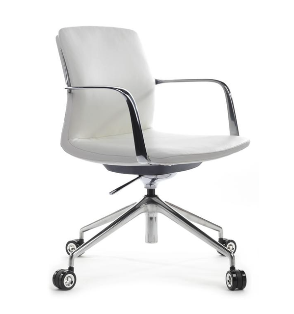 Стул на колесиках