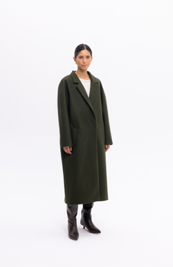 Темно-зеленое двубортное пальто