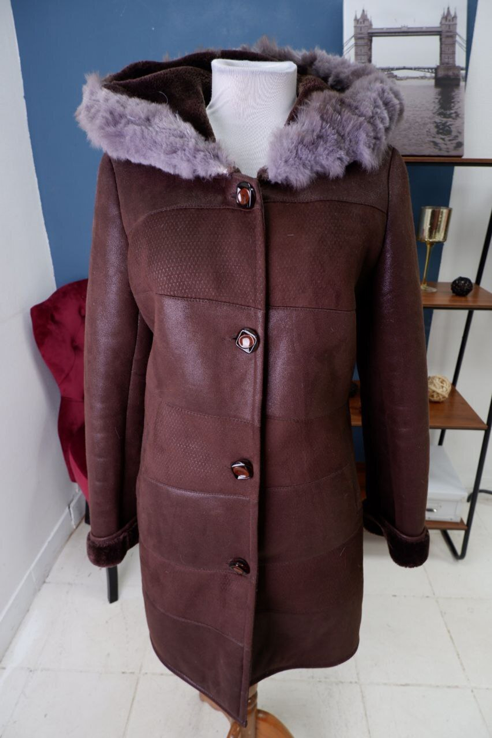 Дубленка зимняя с капюшоном 46-48 размер