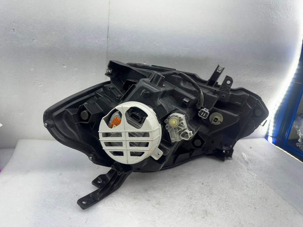 Оригинальная правая фара (галоген) Suzuki SX4 2014-2015,