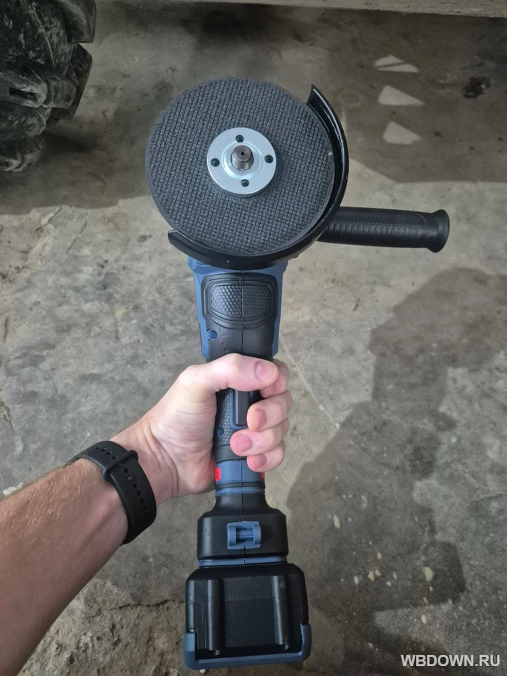 Аккумуляторная угловая шлифмашина DEVETECH AG-560W