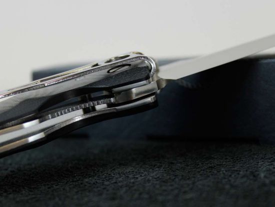 Складной нож Mcusta Classic Wave MC-0012 c клинком из стали VG-10, рукоять микарта