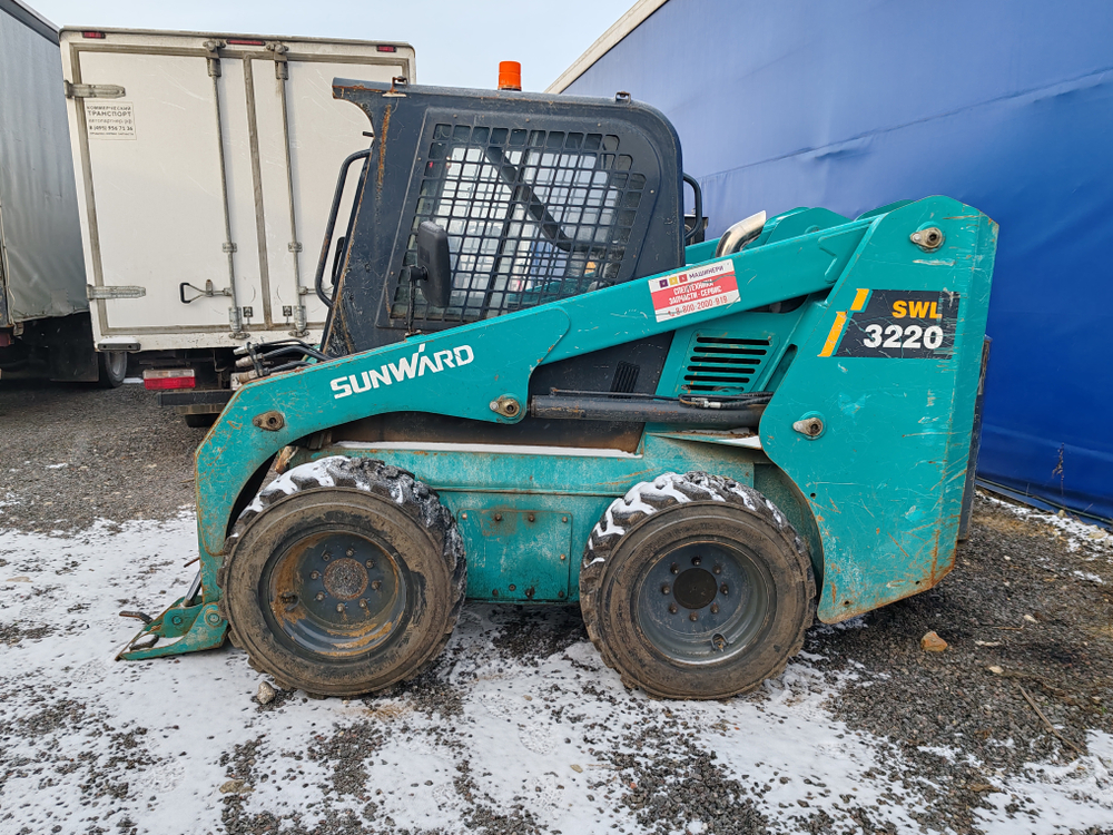 SUNWARD SWL* Мини погрузчик SWL3220 (Дизельный, 3,3 л, 74 л.с., АТ)
