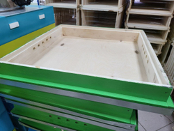 Крыша 12 рамочного улья крашен (липа)