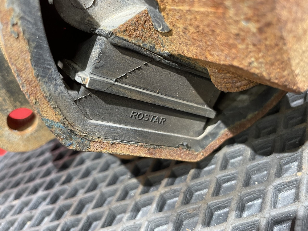 Подушка двигателя 2023г