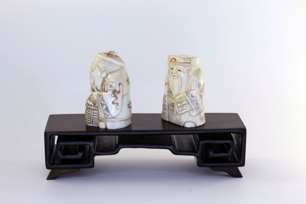 Сет нэцкэ Дзюродзин и Фукурокудзю на подставке