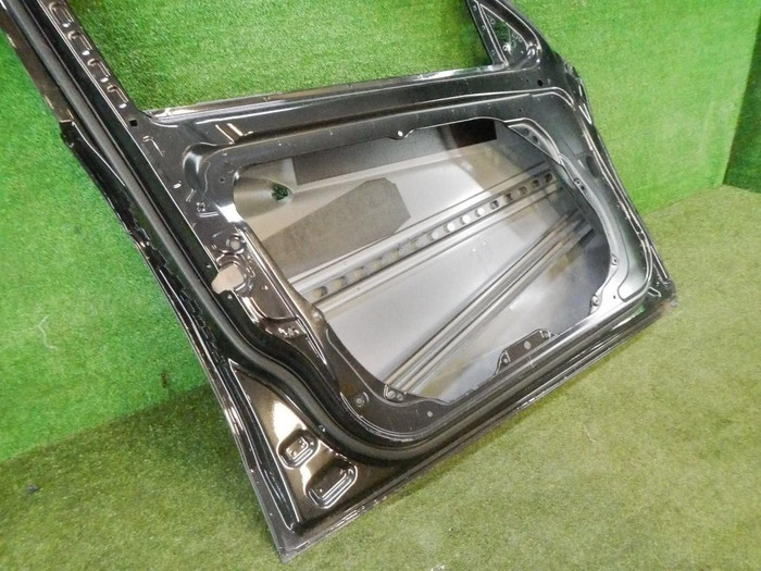 Дверь передняя левая Mercedes E W212 (2009-2016)