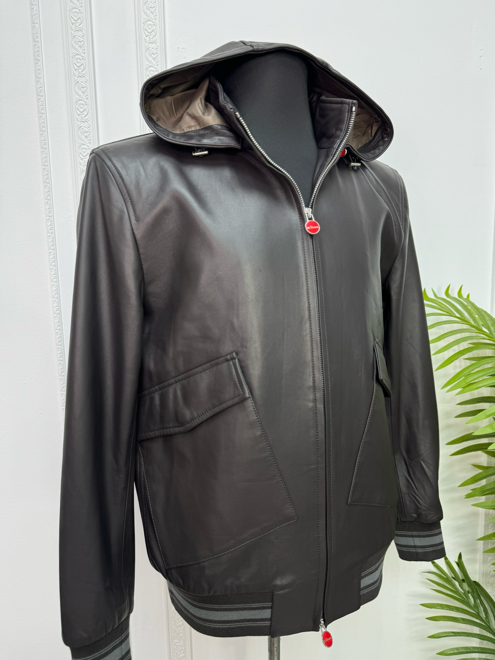Кожаный бомбер Kiton