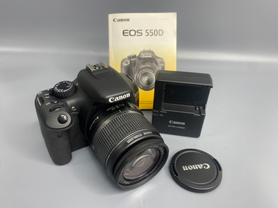 Canon EOS 550D Kit 18-55mm 3.5-5.6 IS 900 кадров