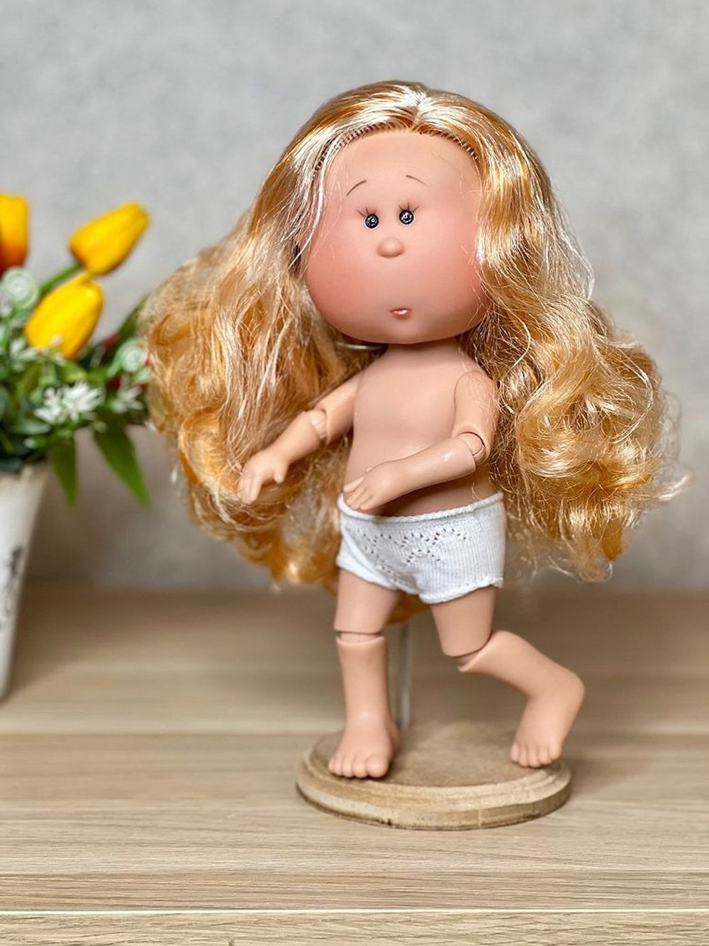 Кукла Nines виниловая 30см MIA CASE шарнирная (3502)