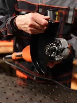 Болгарка УШМ-230/2300 Вихрь 2300 Вт, 230мм, 6000 об/ мин, болгарка 230мм