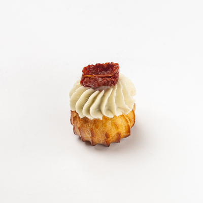 Профитроли с муссом Дорблю и вялеными томатами 16 шт