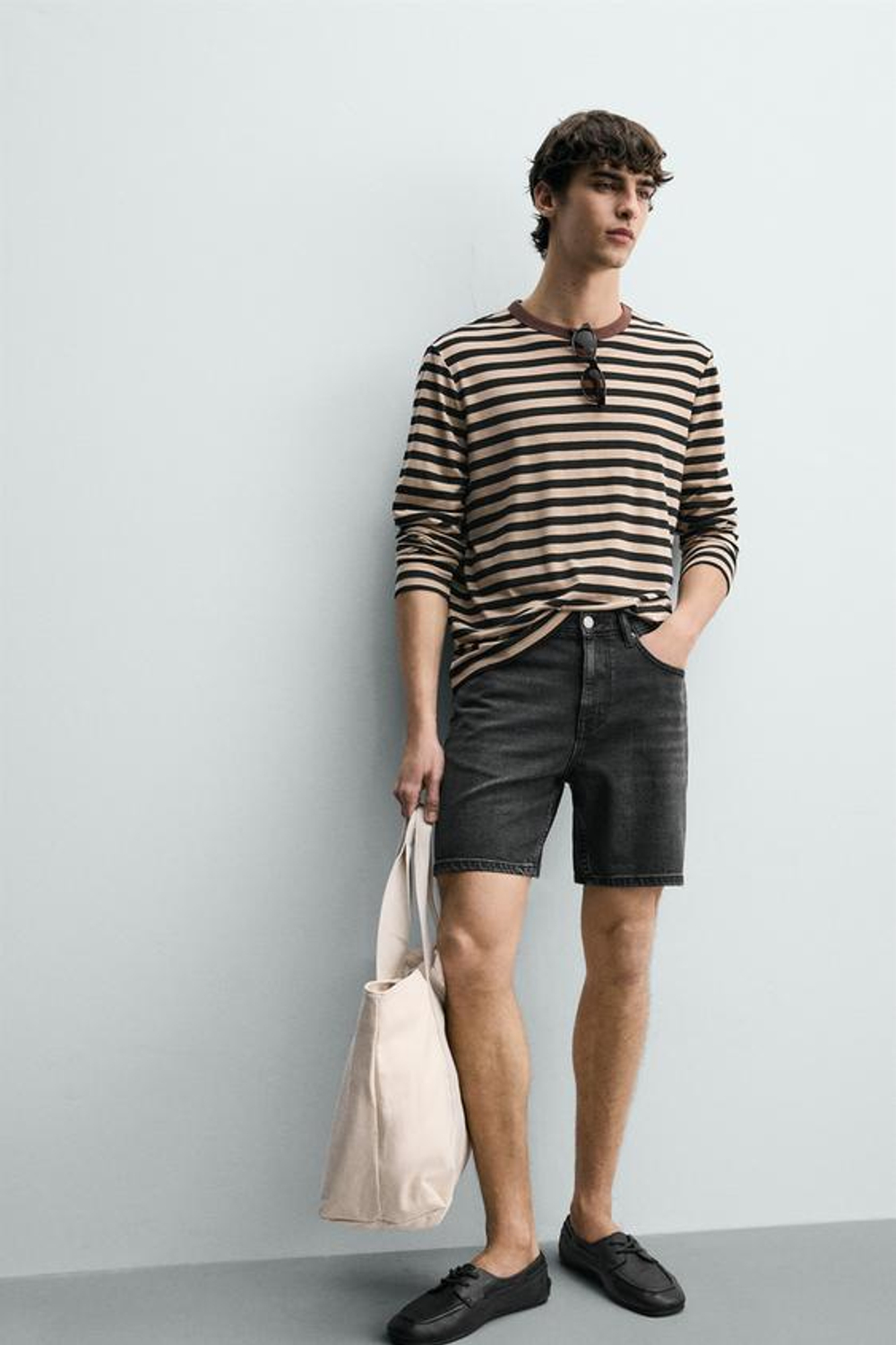 ZARA ДЖИНСОВЫЕ ШОРТЫ REGULAR FIT, УГОЛЬНЫЙ