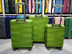 Чемодан Большой (L) полипропилен "Mironpan" съёмные колёса