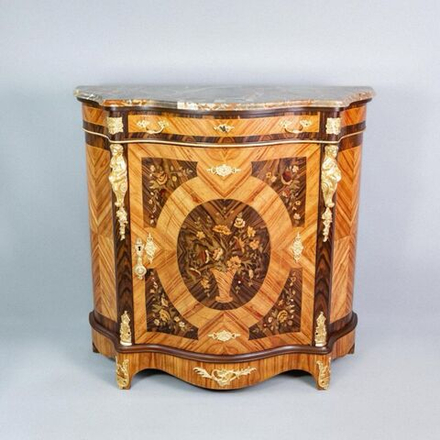 Винтажный комод в дворцовом стиле