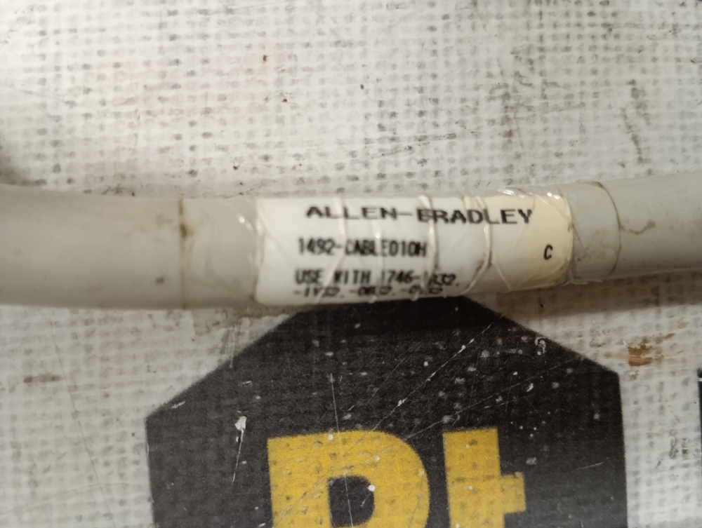 Allen-Bradley 1492-CABLE010H б/у