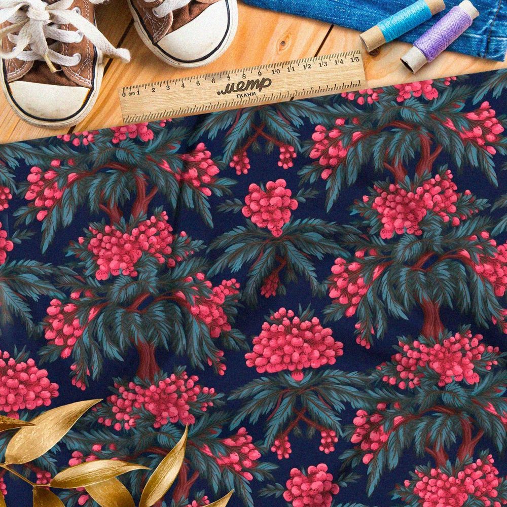 Ткань Ниагара Софт эффектные красные ягоды