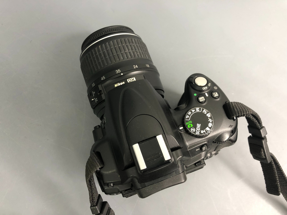 Nikon D5000 + 18-55mm (5.500 кадров)