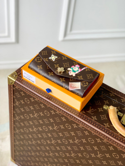 Louis Vuitton Sarah Wallet